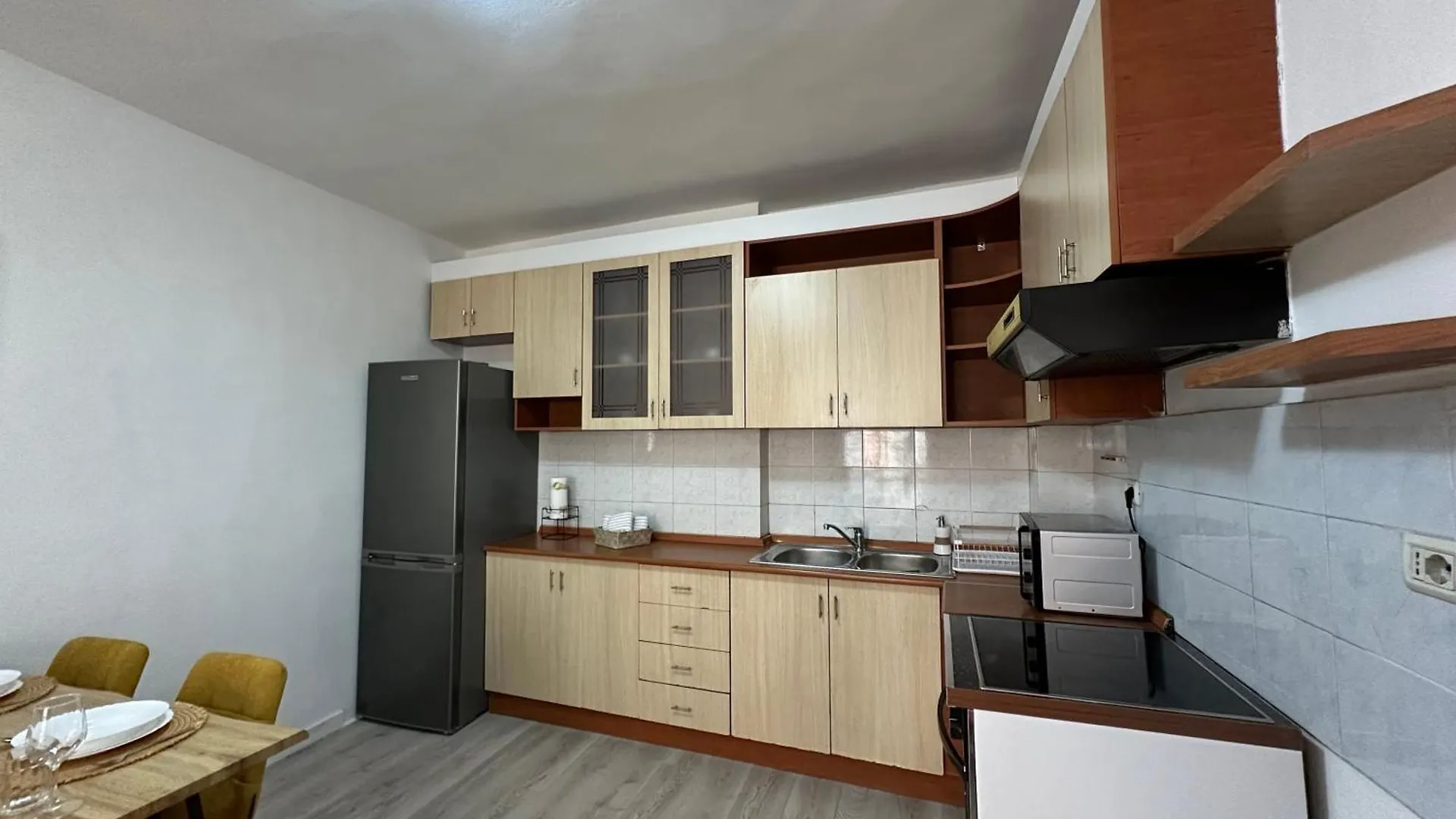 Emi'S Guest House Tirana Apartment
